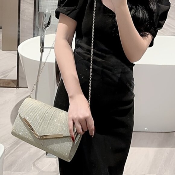 "Elegant Women's Golden Pleated Clutch Bag with Magnetic Closure" - Picture 6 of 7